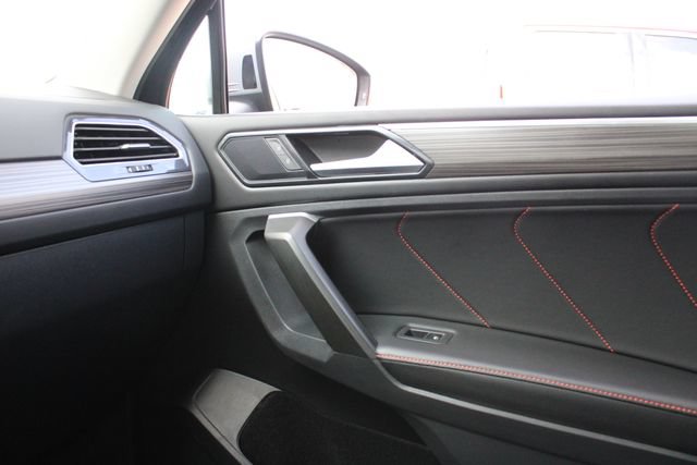 Used 2024 Volkswagen Tiguan Wolfsburg Edition w/ Panoramic Sunroof Package AWD/4WD image 21