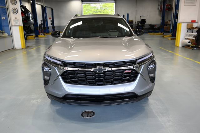New 2026 Chevrolet Trax RS w/ Driver Confidence Package FWD image 2