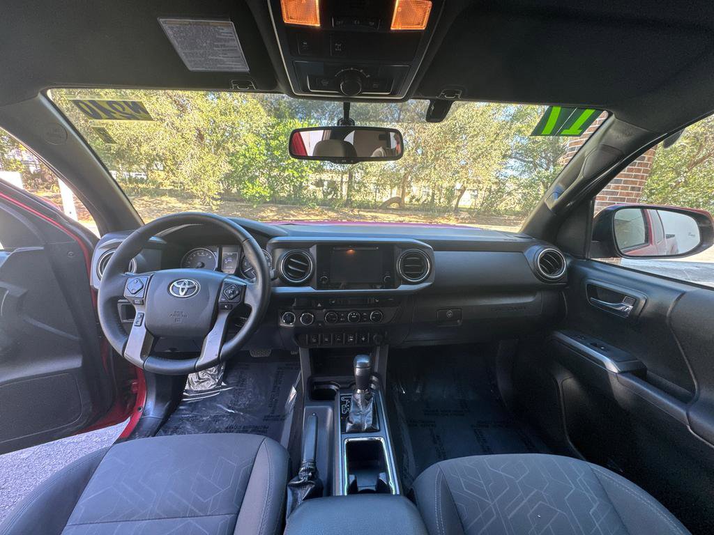 Used 2017 Toyota Tacoma TRD Off-Road w/ Premium & Technology Package image 14