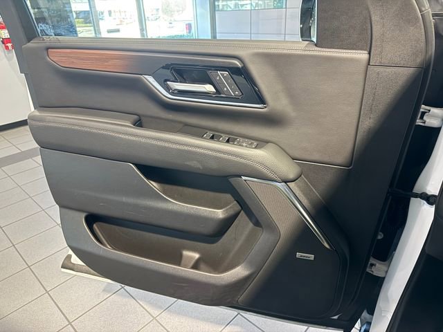 Used 2025 GMC Yukon Denali RWD image 27