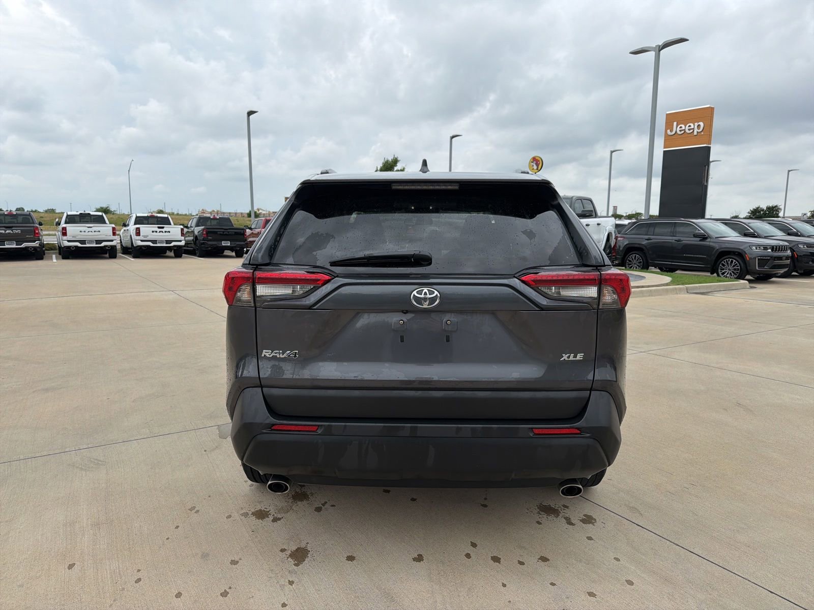 Used 2024 Toyota RAV4 XLE FWD image 4