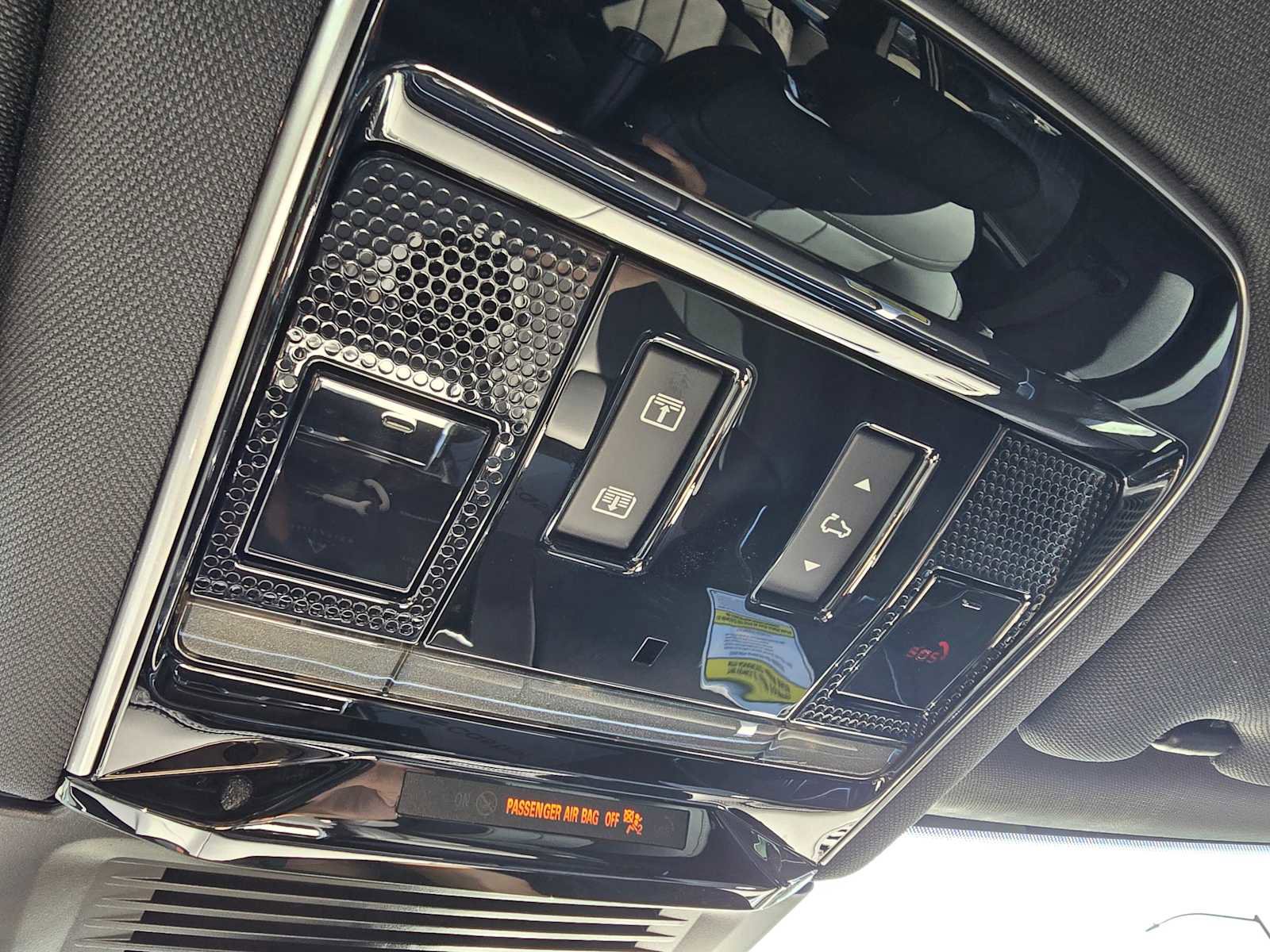 New 2025 Land Rover Range Rover SE image 35