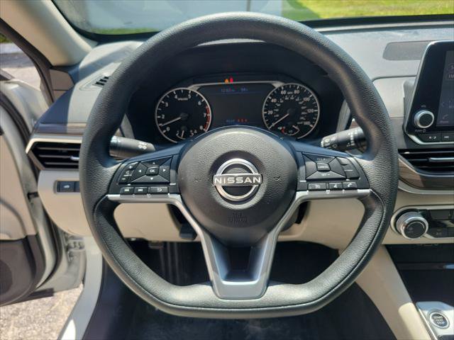 Used 2024 Nissan Altima 2.5 SV FWD image 22