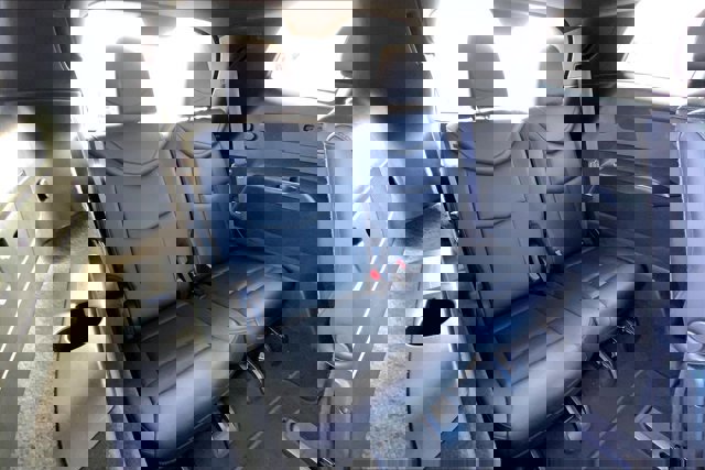 Used 2025 Cadillac XT6 Premium Luxury image 28