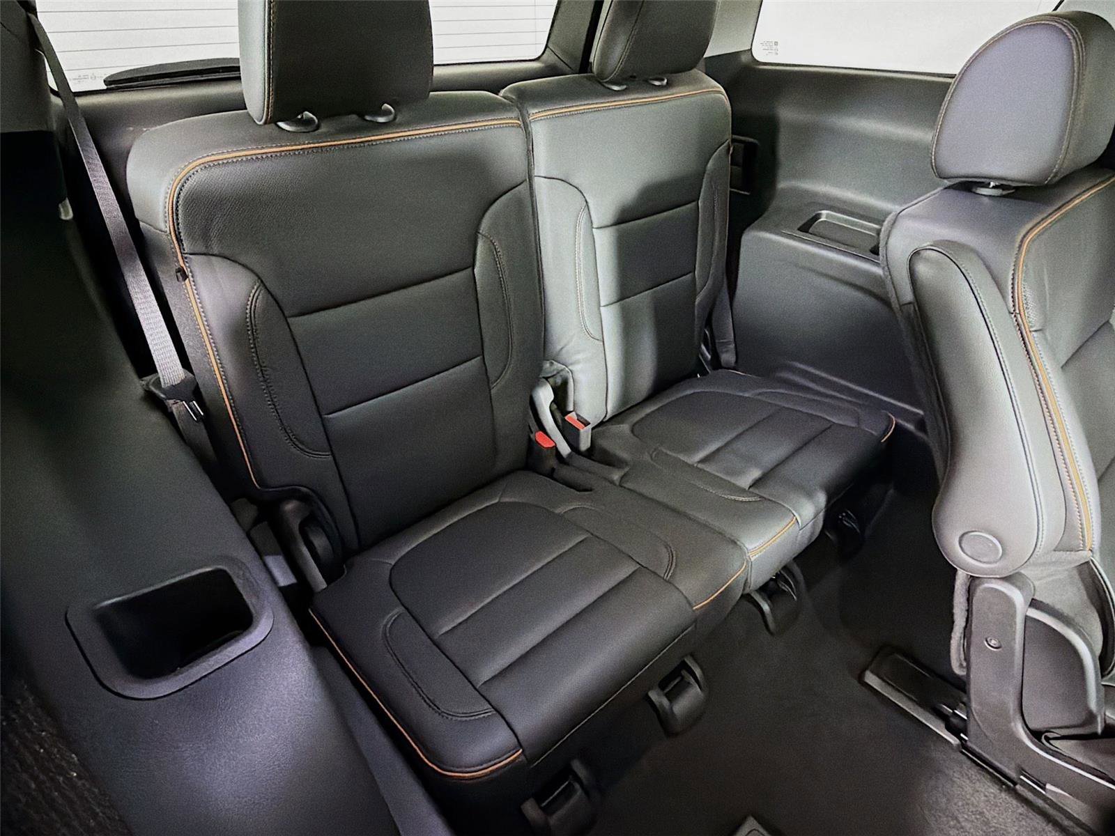 Used 2023 GMC Acadia AT4 w/ Technology Package image 28