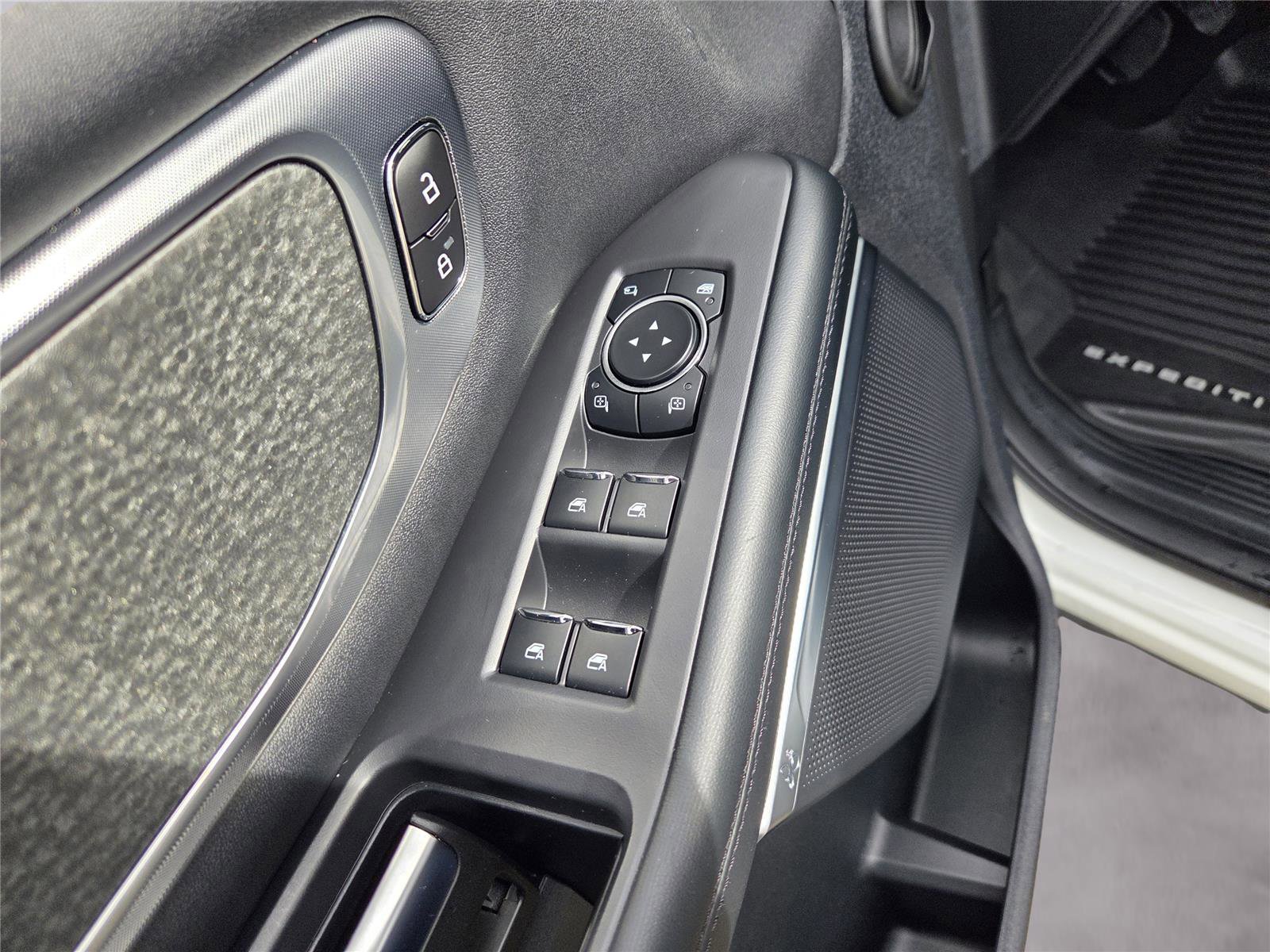 Used 2025 Ford Expedition Tremor image 13