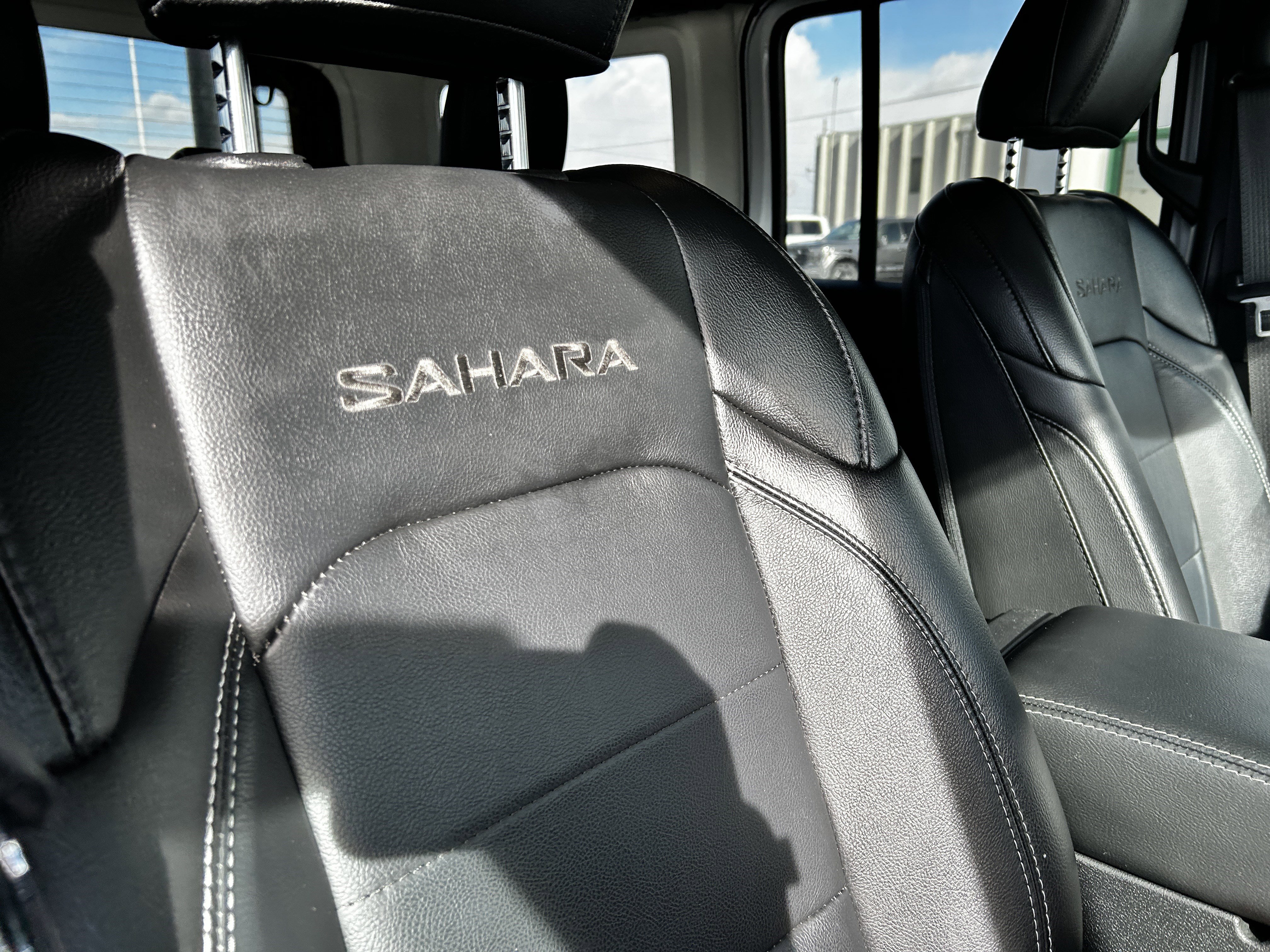 Used 2023 Jeep Wrangler Sahara w/ Cold Weather Group image 14