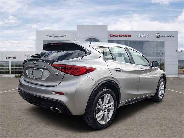 Used 2018 INFINITI QX30 image 3