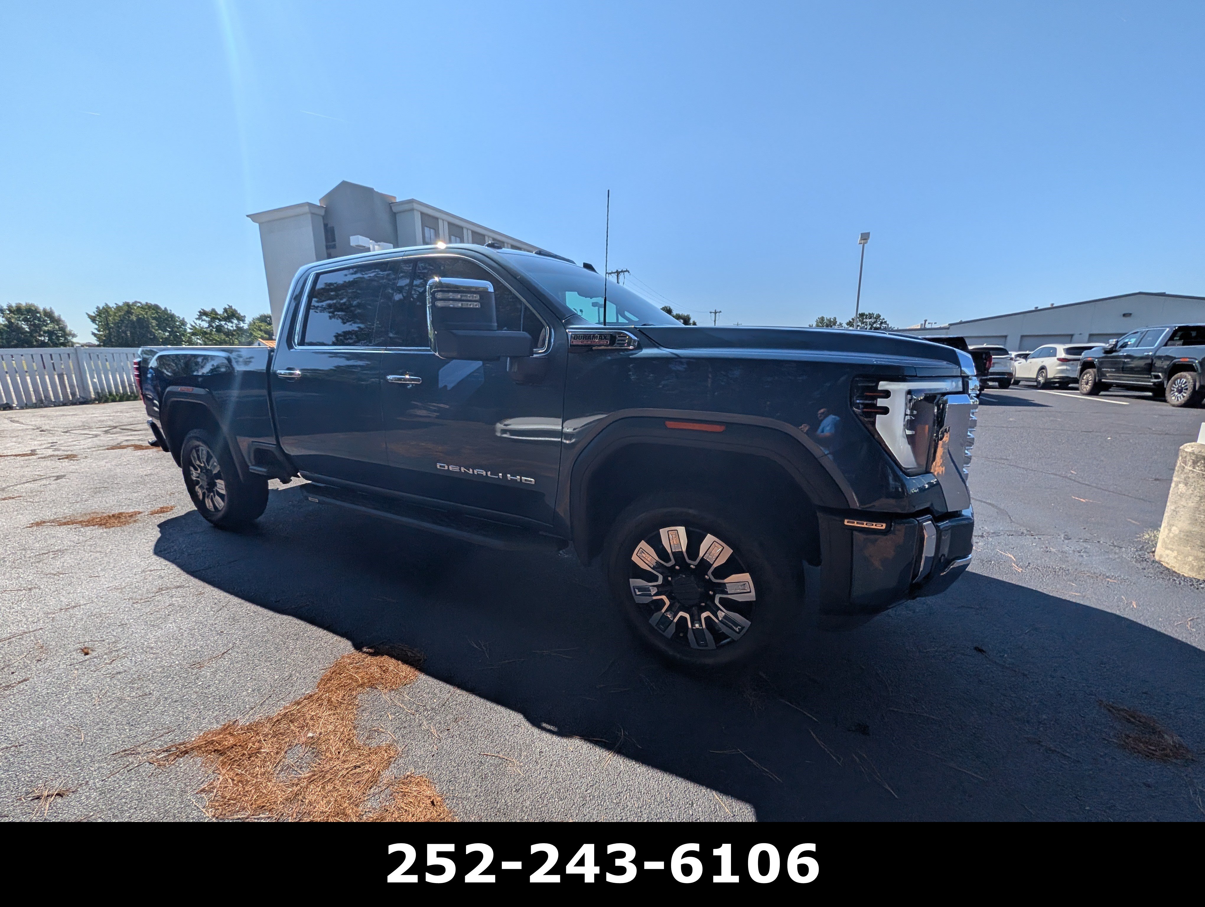 Used 2024 GMC Sierra 2500 Denali w/ Denali Reserve Package AWD/4WD image 5