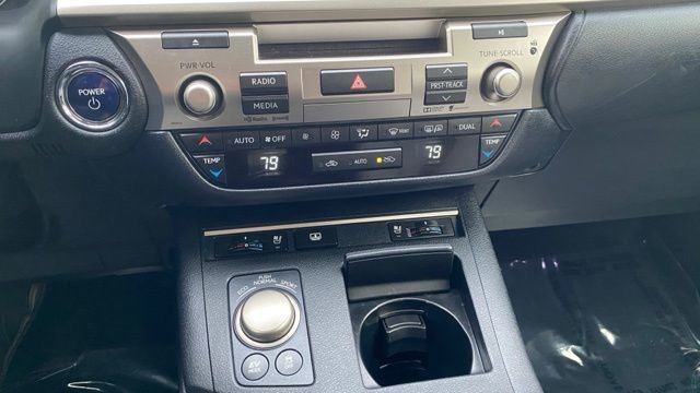 Used 2015 Lexus ES 300h image 29