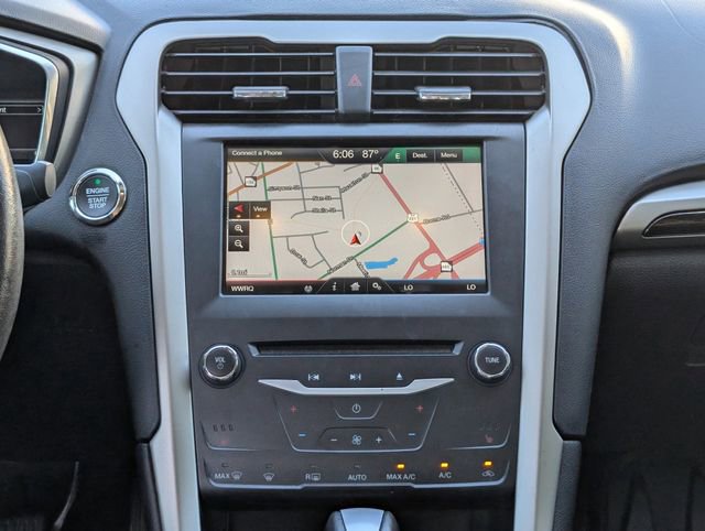 Used 2015 Ford Fusion SE w/ Equipment Group 202A FWD image 16