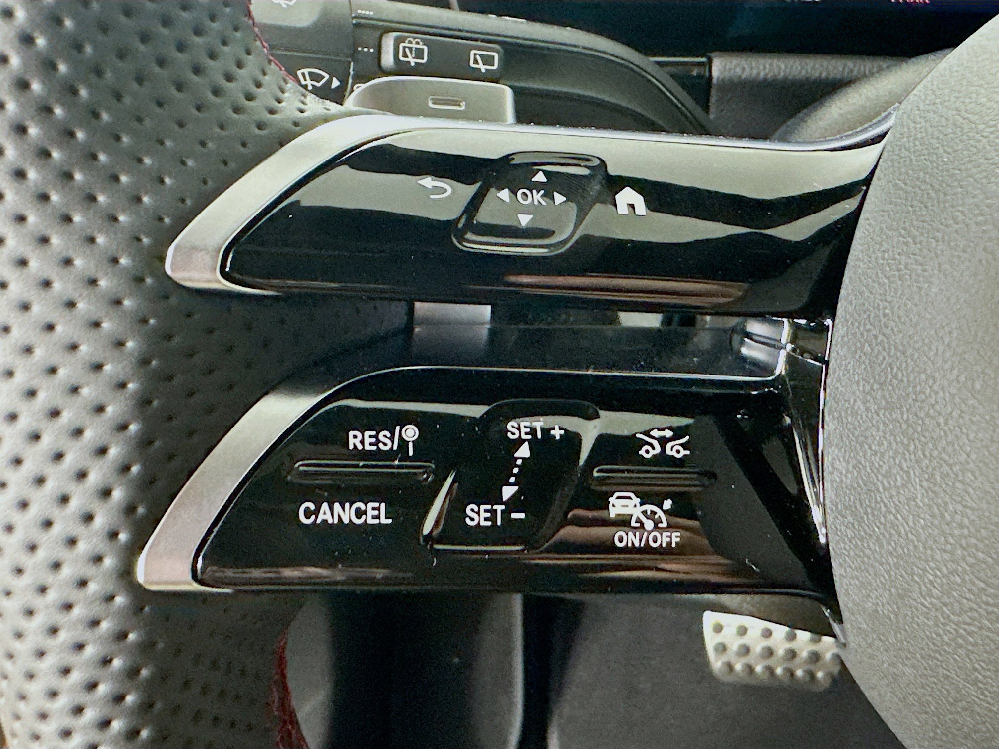 Certified 2026 Mercedes-Benz GLA 250 4MATIC image 12