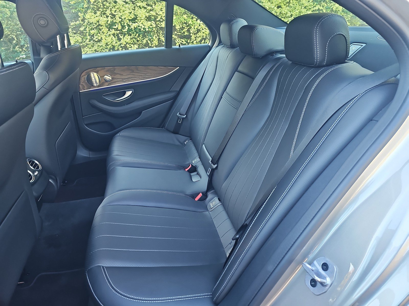 Used 2023 Mercedes-Benz E 350 4MATIC Sedan image 29