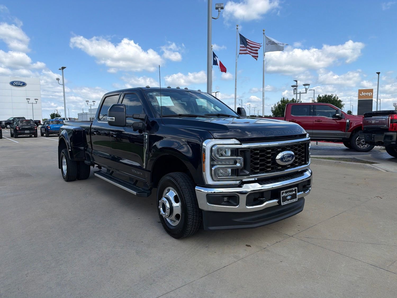 Used 2024 Ford F350 Lariat w/ FX4 Off-Road Package AWD/4WD image 7