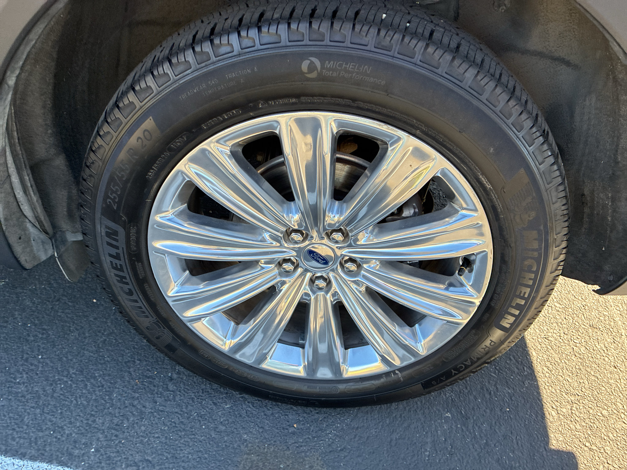 Used 2020 Ford Explorer Limited AWD/4WD image 12