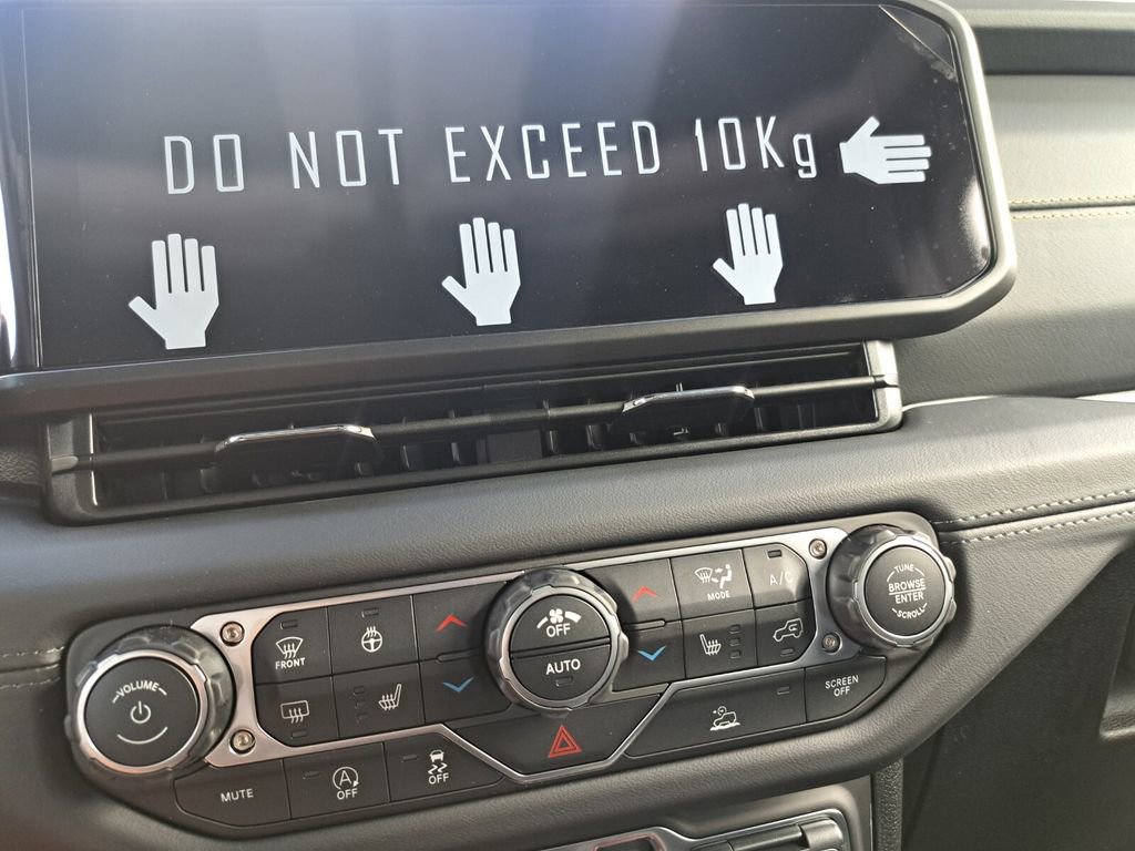 New 2026 Jeep Gladiator Sport AWD/4WD image 11