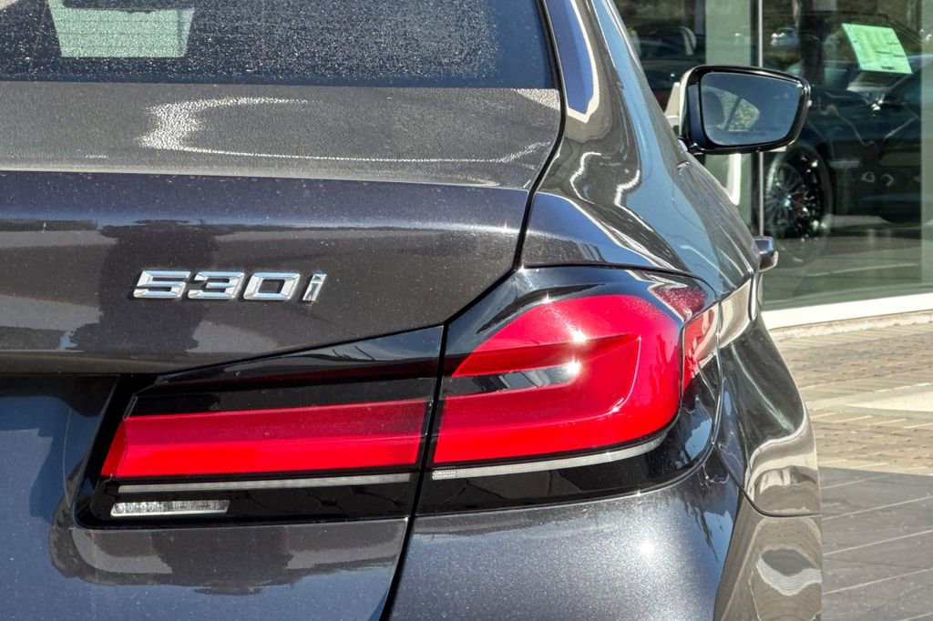 Used 2021 BMW 530i w/ Convenience Package image 32