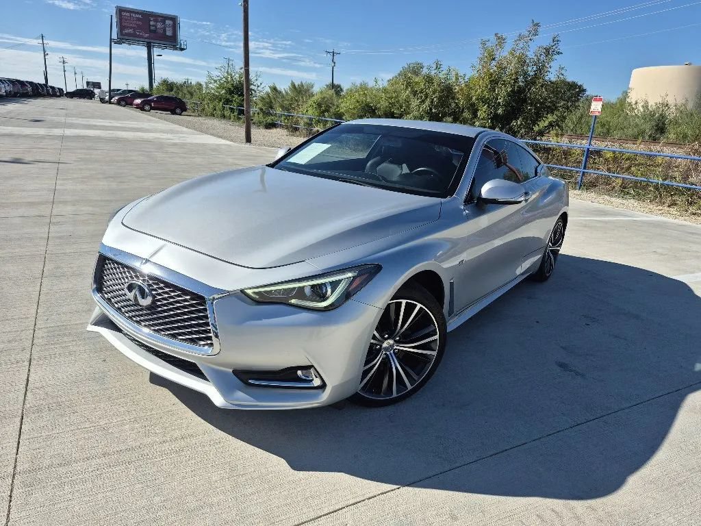 Used 2017 INFINITI Q60 2.0t w/ Moonroof Package RWD image 1