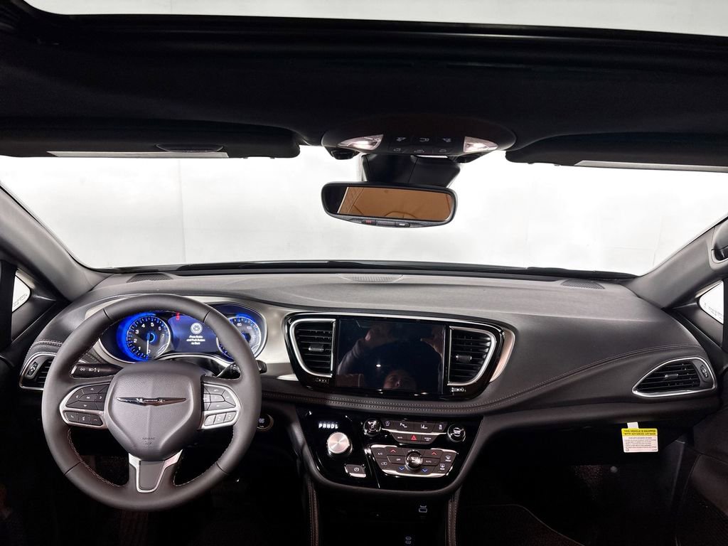 New 2026 Chrysler Pacifica Pinnacle image 12
