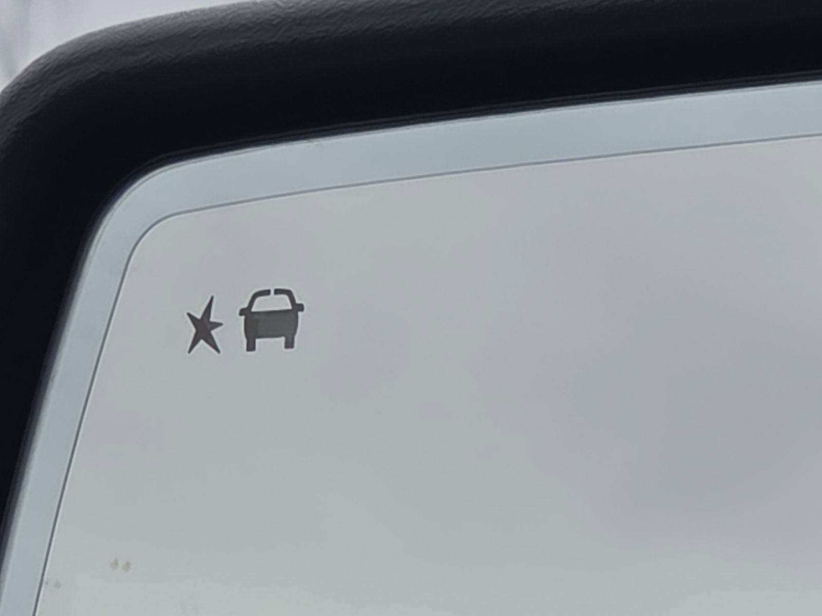 Used 2025 GMC Sierra 1500 Denali Ultimate image 18