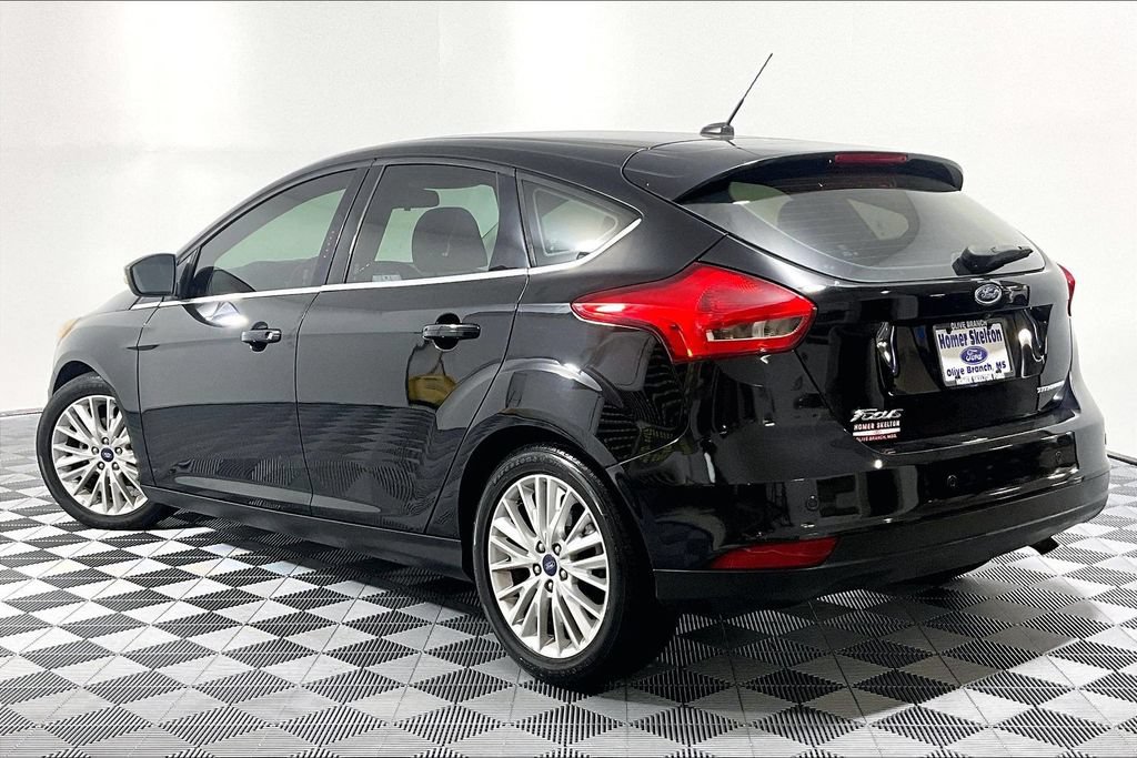 Used 2018 Ford Focus Titanium w/ Titanium Technology Package FWD image 11