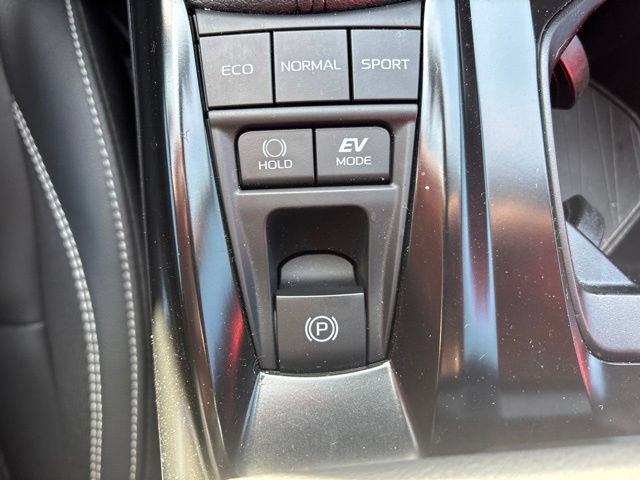 Used 2025 Toyota Camry SE FWD image 12