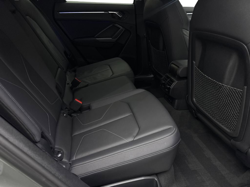 Used 2024 Audi Q3 2.0T Premium Plus w/ Premium Plus Package image 40