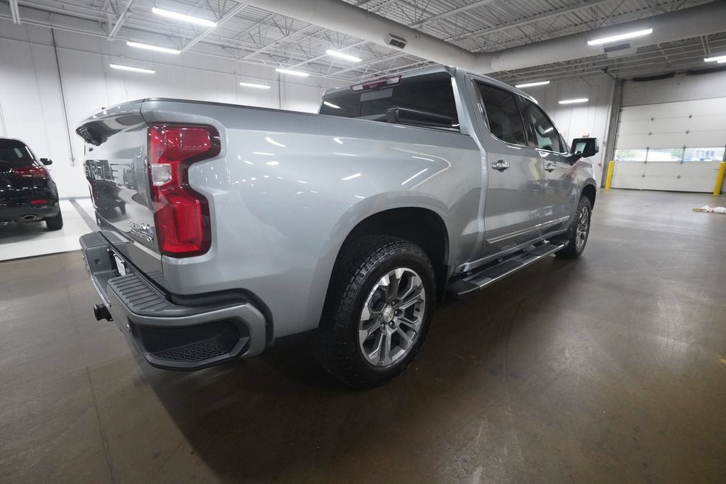 Used 2024 Chevrolet Silverado 1500 High Country w/ Technology Package AWD/4WD image 34