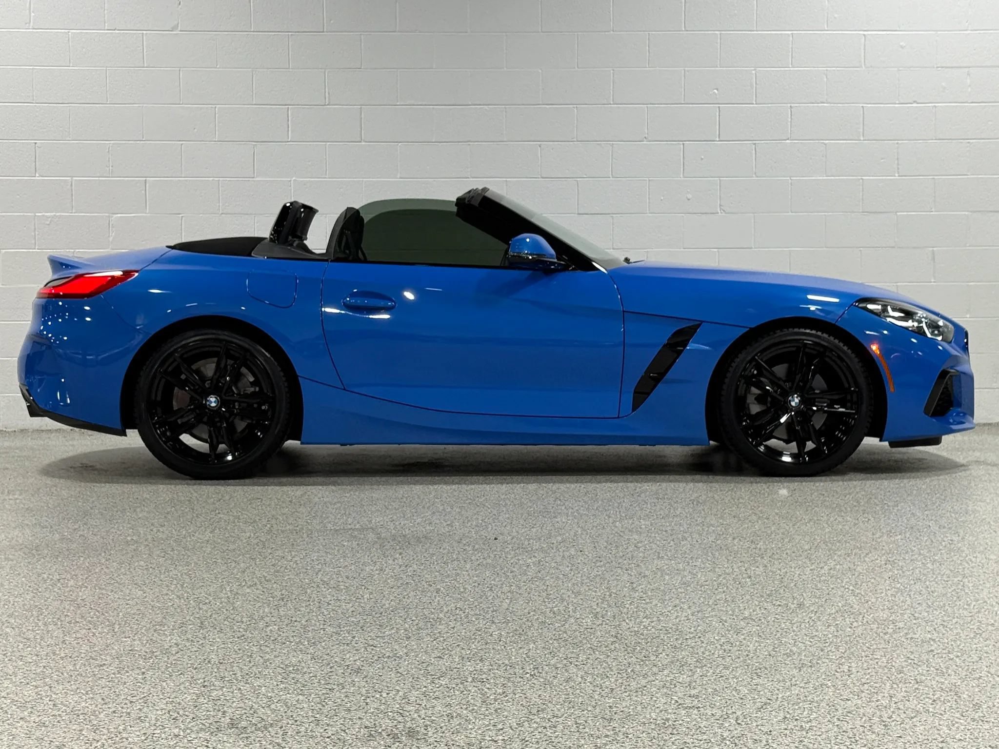 Used 2019 BMW Z4 sDrive30i w/ M Sport Package RWD image 5