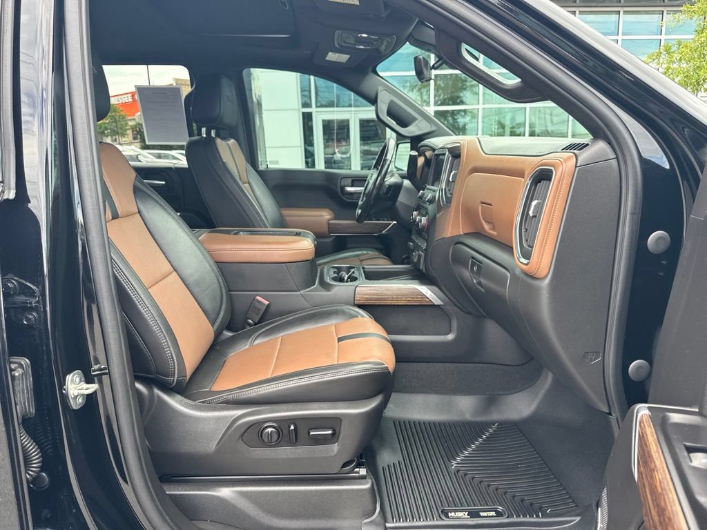 Used 2020 Chevrolet Silverado 1500 High Country w/ Technology Package AWD/4WD image 14