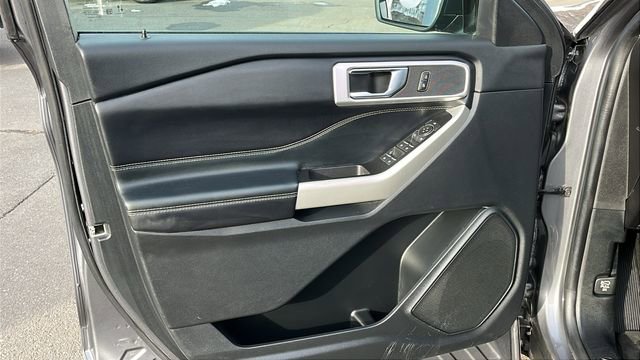 Used 2022 Ford Explorer XLT image 9