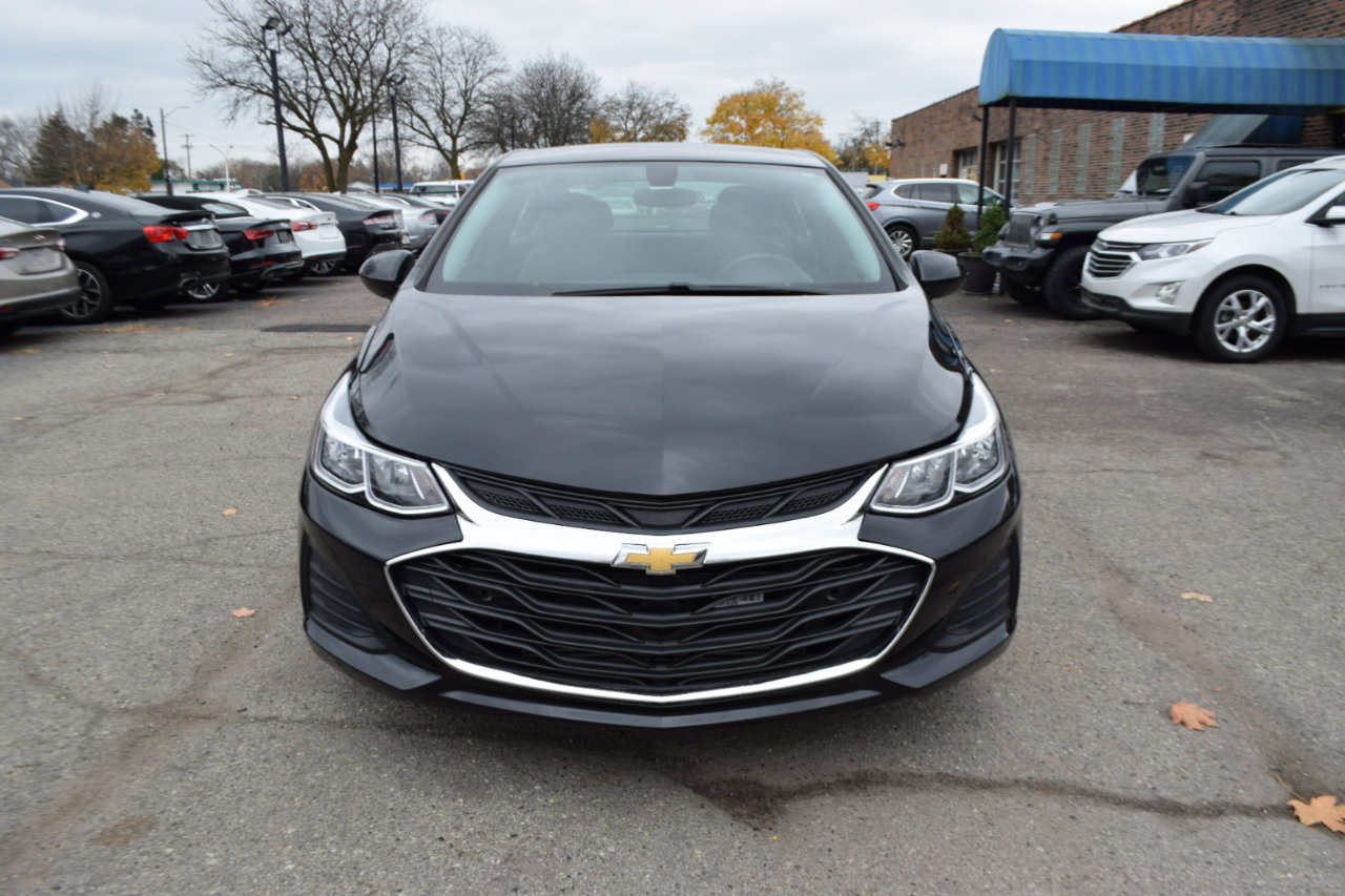 Used 2019 Chevrolet Cruze LT image 3