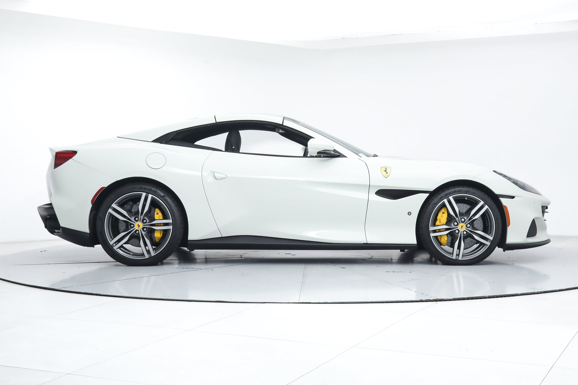 Certified 2023 Ferrari Portofino M RWD image 11