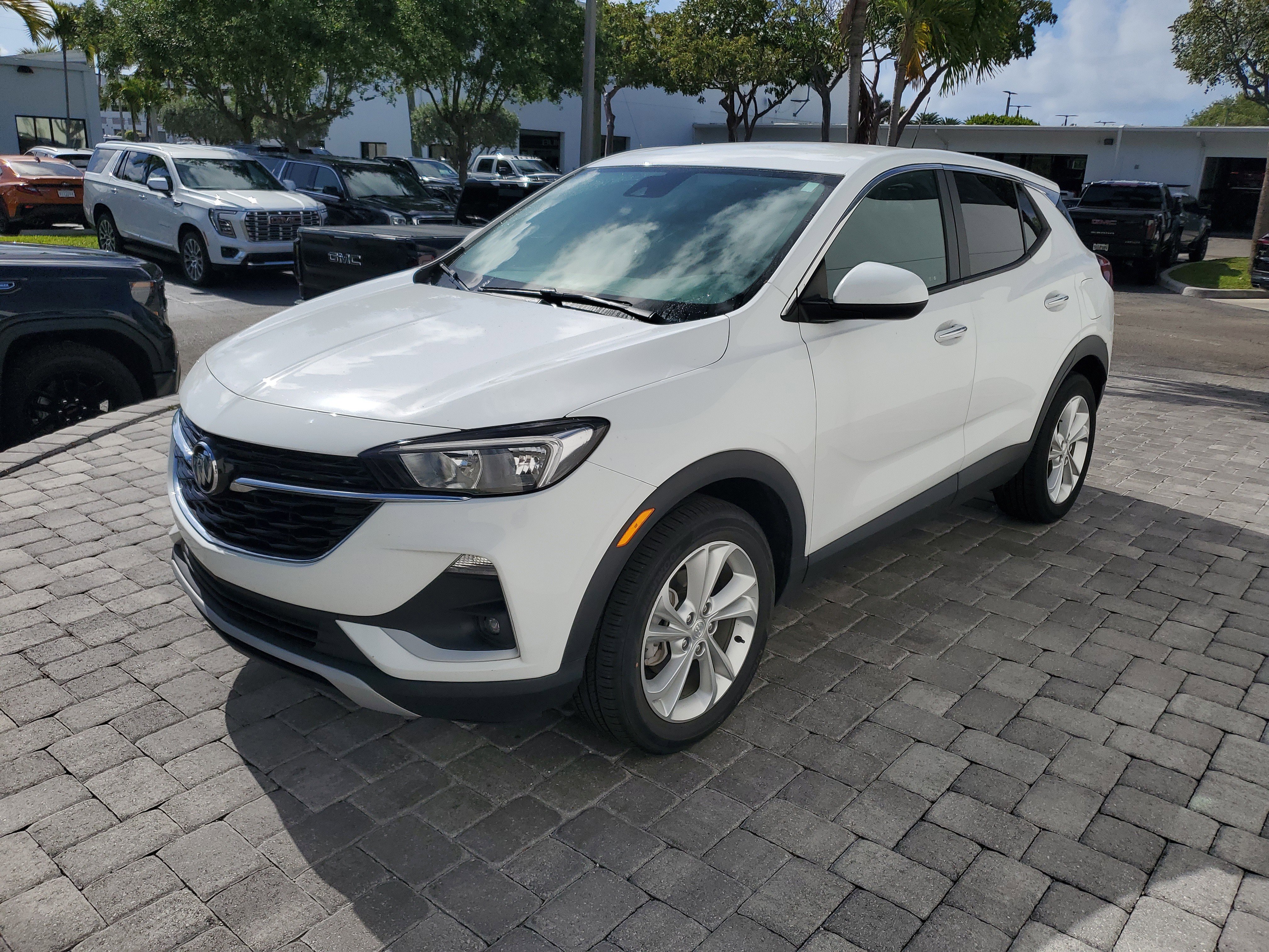 Used 2023 Buick Encore GX Preferred w/ Cold Weather Comfort Package image 3