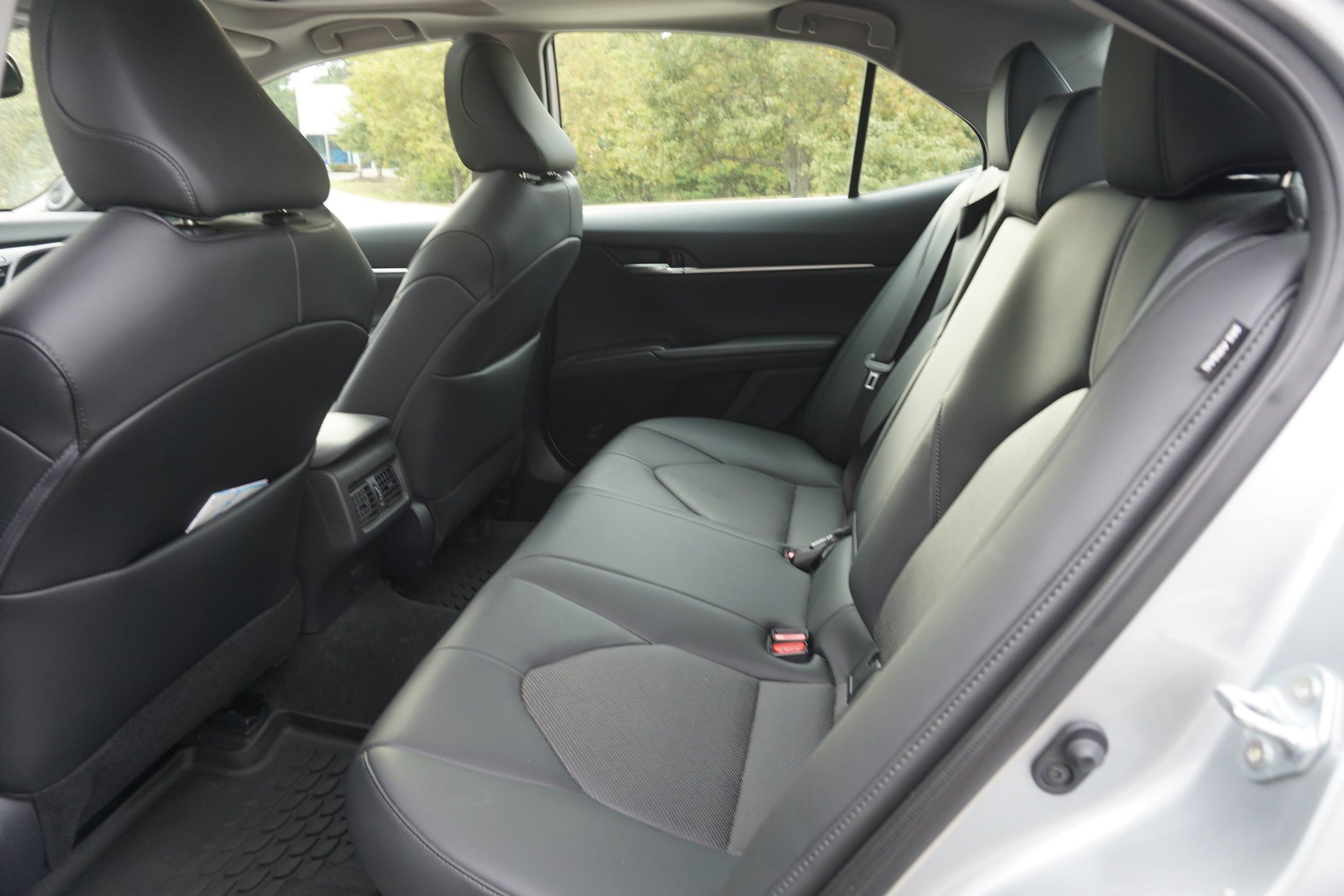 Used 2023 Toyota Camry XLE w/ Navigation Package FWD image 14