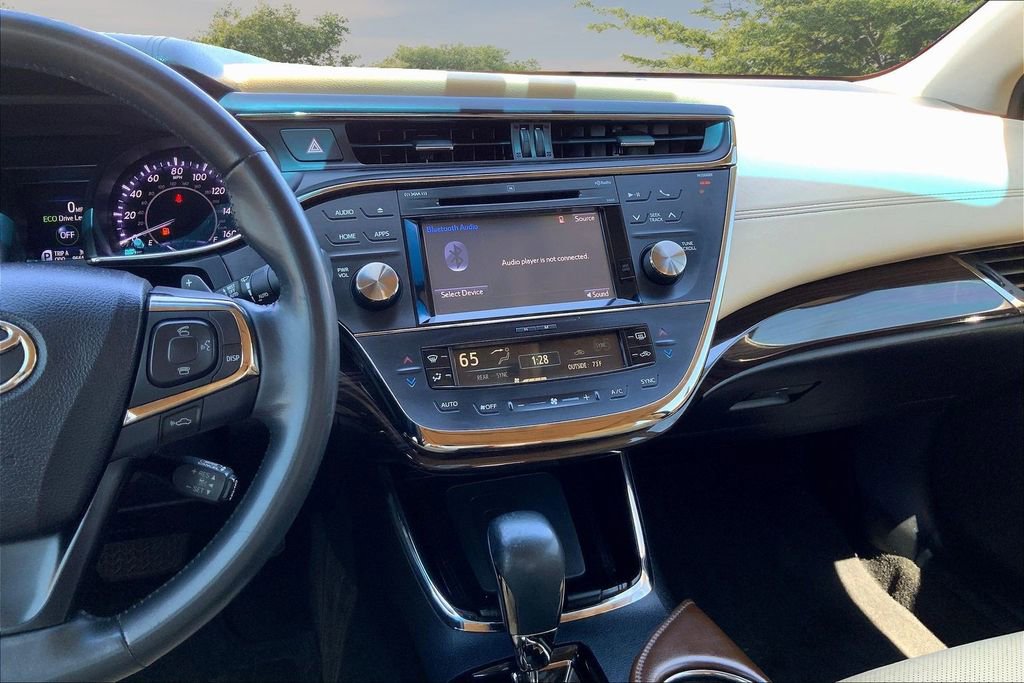 Used 2015 Toyota Avalon Limited w/ Technology Package image 9