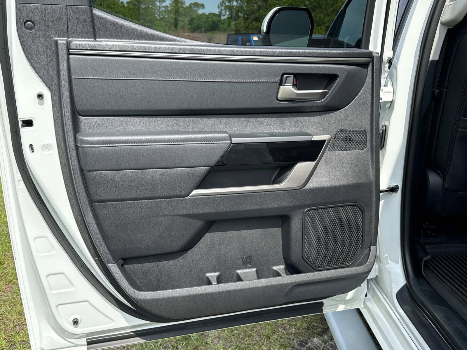 Used 2022 Toyota Tundra Limited AWD/4WD image 13