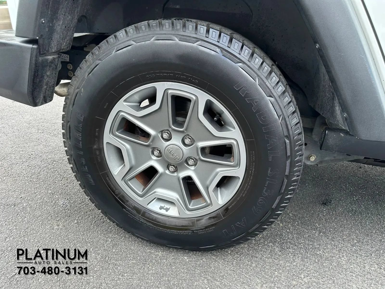Used 2017 Jeep Wrangler Unlimited Rubicon w/ Connectivity Group AWD/4WD image 15