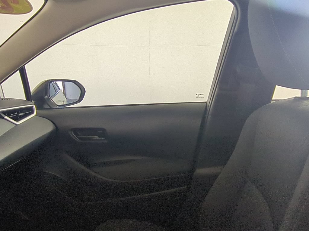 Used 2025 Toyota Corolla LE FWD image 28