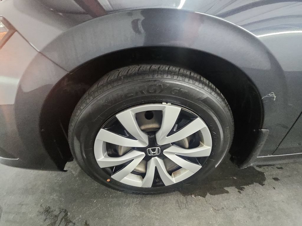 Certified 2022 Honda Civic LX image 30