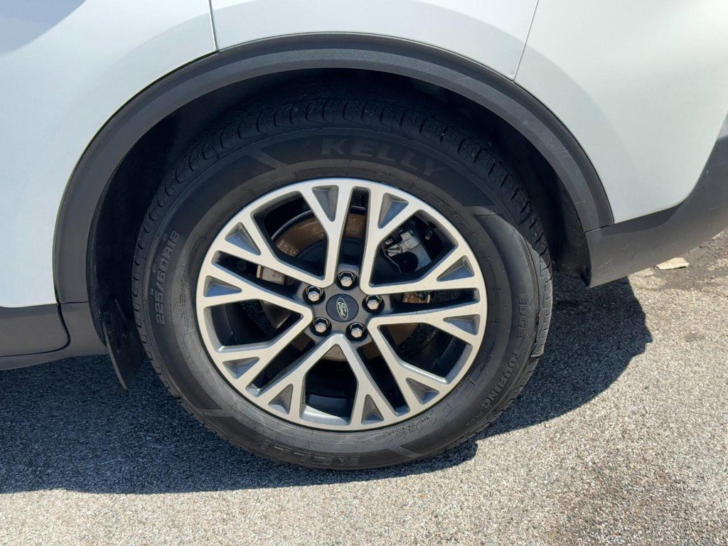 Used 2020 Ford Escape SEL image 7