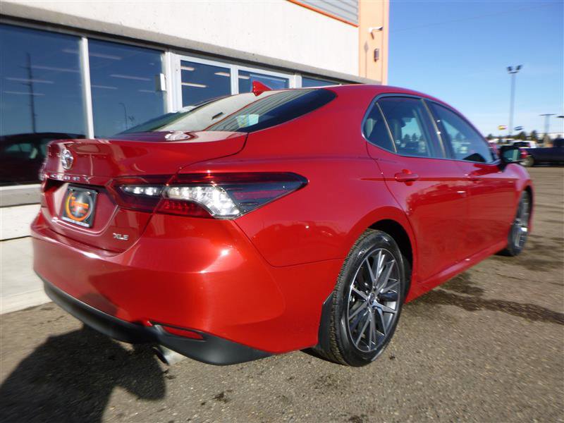 Used 2024 Toyota Camry XLE w/ Cold Weather Package image 3