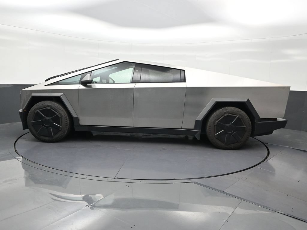 Used 2024 Tesla Cybertruck AWD Crew Cab image 2
