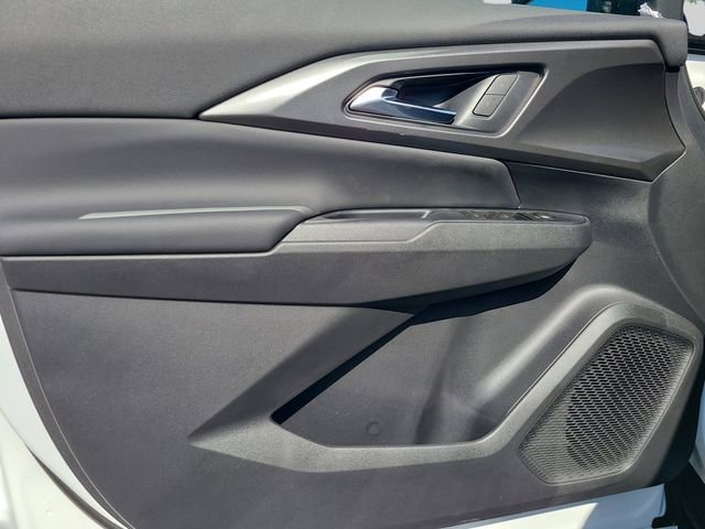 New 2026 Chevrolet Equinox EV LT w/ LPO, Blackout Package image 18