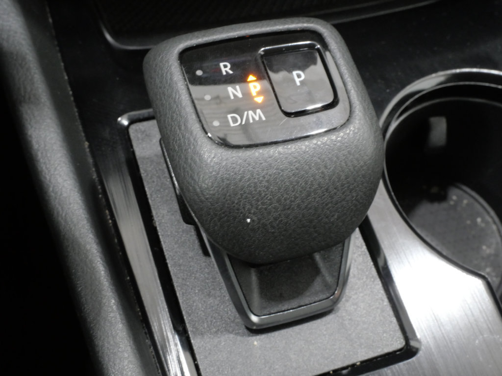 Used 2024 Nissan Rogue S AWD/4WD image 23