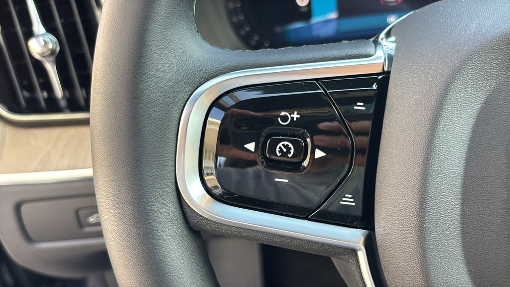 New 2026 Volvo XC60 B5 Plus w/ Protection Package Premier AWD/4WD image 16