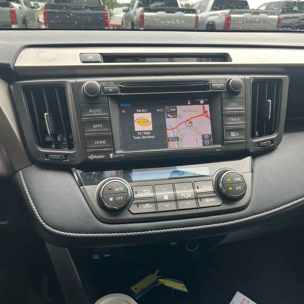 Used 2015 Toyota RAV4 XLE AWD/4WD image 24