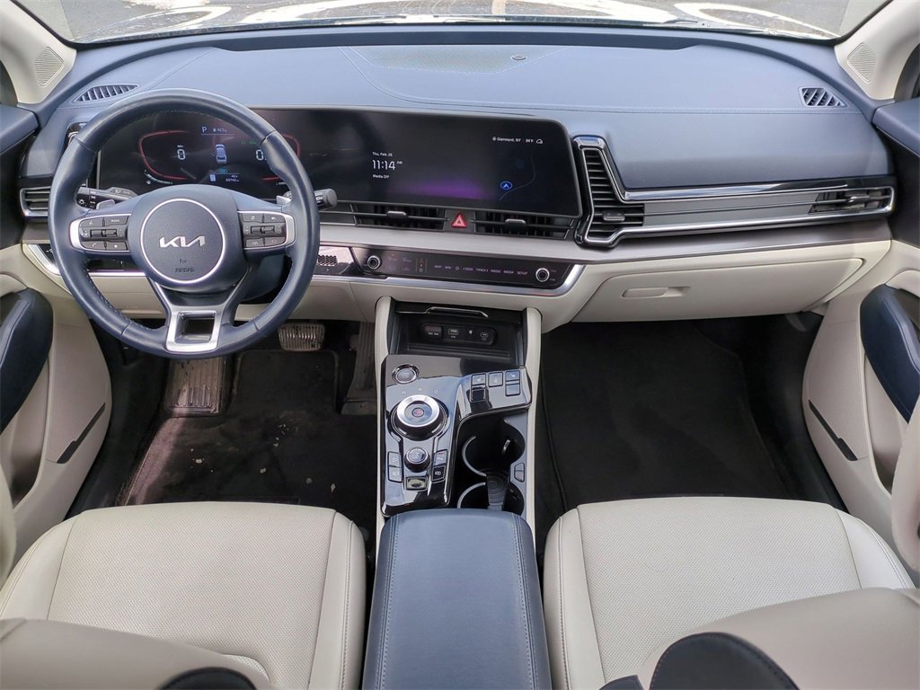 Used 2023 Kia Sportage EX image 16