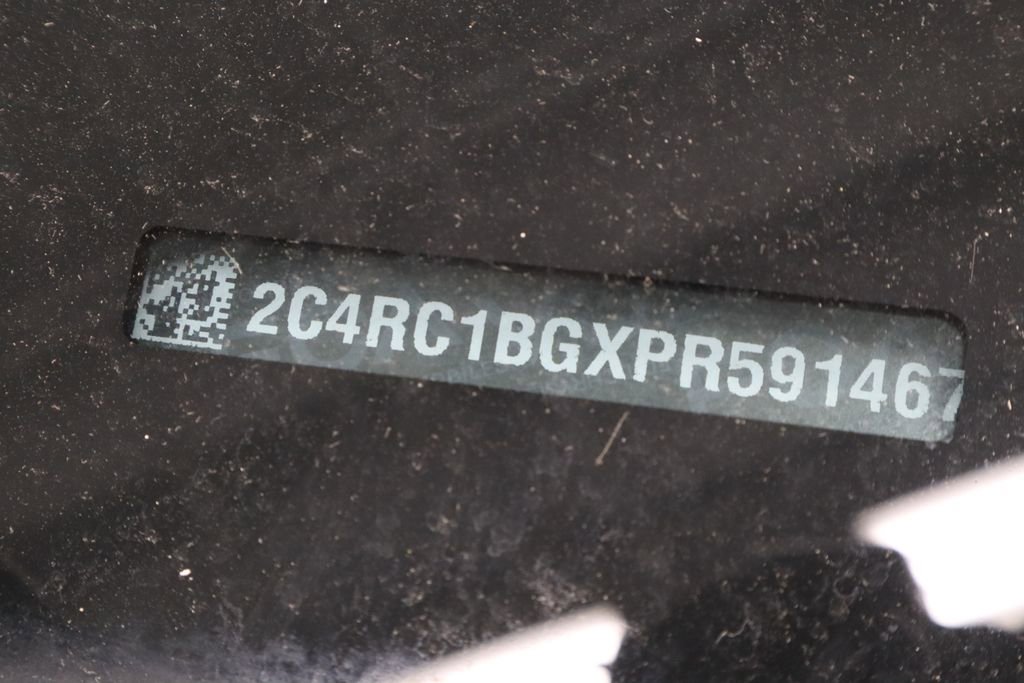 Used 2023 Chrysler Pacifica Touring-L FWD image 35
