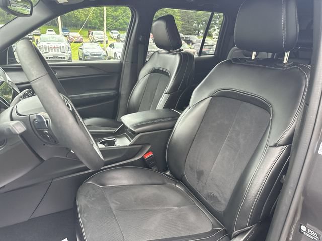 Used 2024 Jeep Grand Cherokee Altitude AWD/4WD image 15